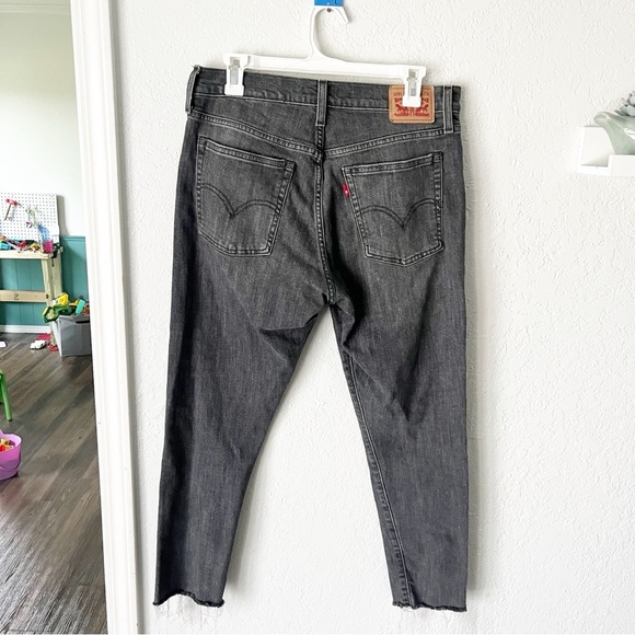 Levi's Jeans Women's 31 Wedgie Skinny Black Gray Raven's Wing Button Fly Raw Hem - Picture 2 of 9